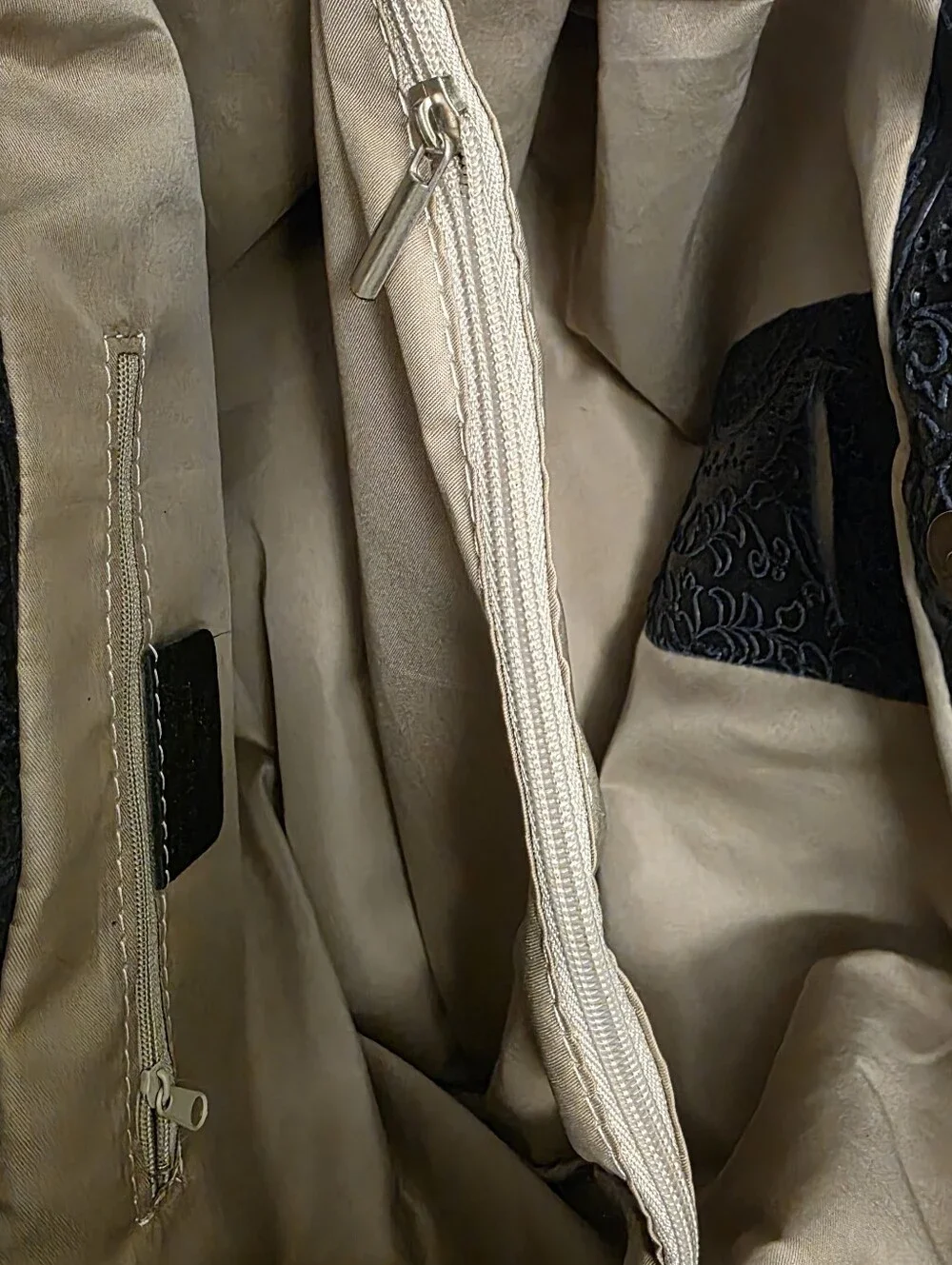 Mia Tomazzi | Navy Blue Laser-cut Hobo Bag